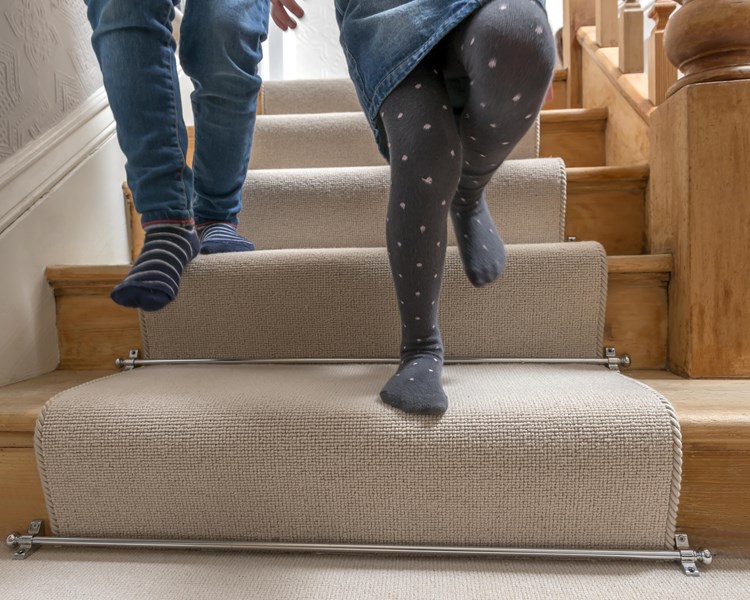 How to measure carpet required for stairs